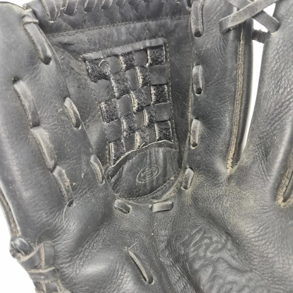 Easton Black Magic 11